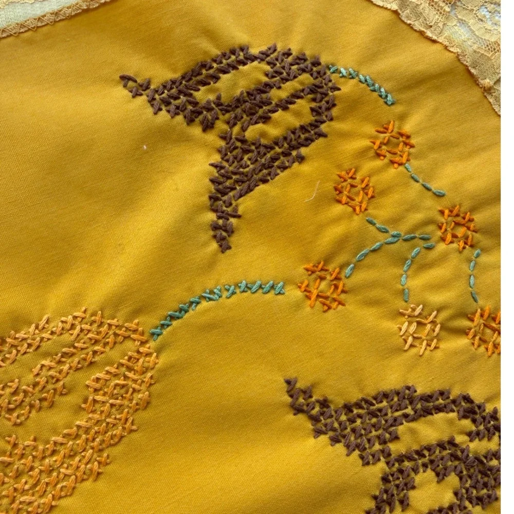 Vintage Yellow Embroidered Lace Trim Table Runner Floral Decor Oval 30 Inch
